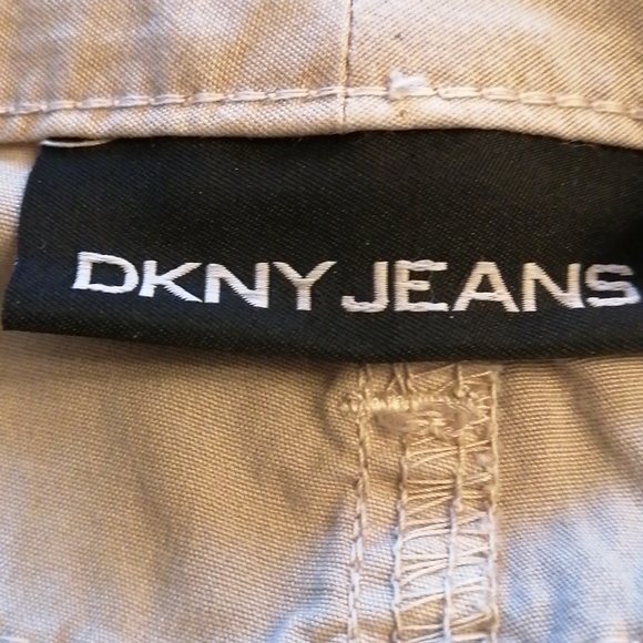 NWOT, DKNY Capri ,size 4 - Picture 8 of 11